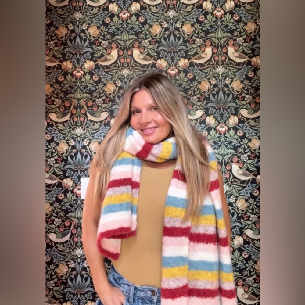 Free People Bohemian Chic Scarf - Perfect for Hippy Street Style, Warm & Cozy